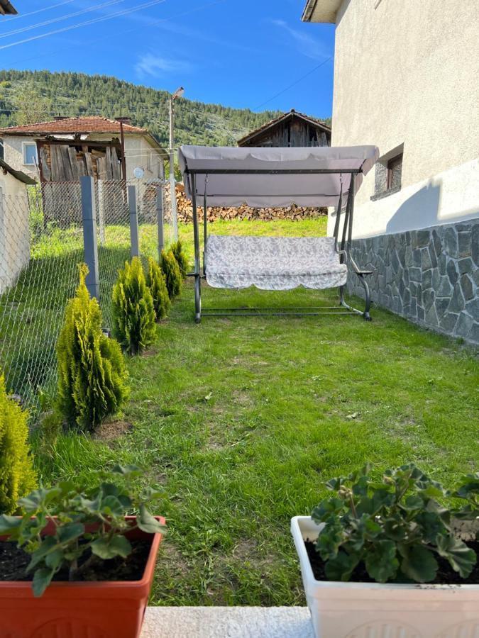 Къща За Гости "Домът На Краси" Yagodina Εξωτερικό φωτογραφία